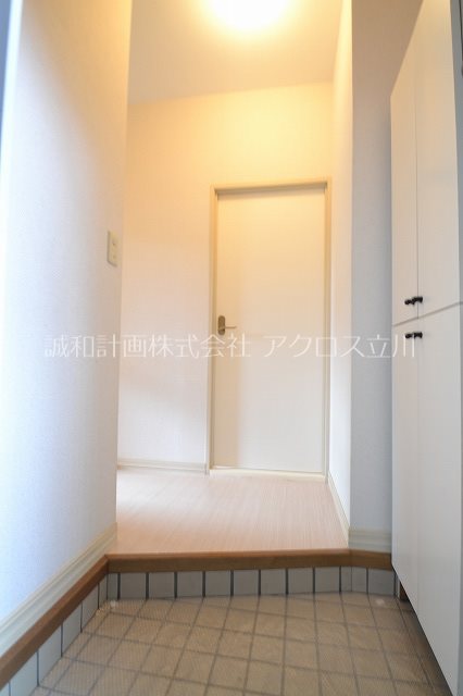 アリストメゾンB 玄関