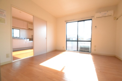 サンレイクヴィラＳＵＺＵＫＩ Ａ リビング