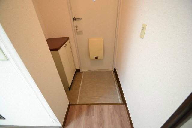 サンレイク仲原 玄関