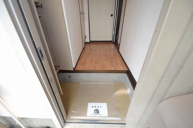 イーストヴィレッジきみや 玄関