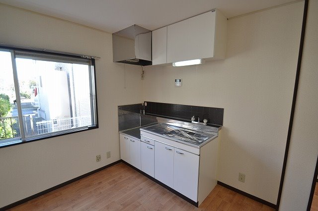 イーストヴィレッジきみや キッチン