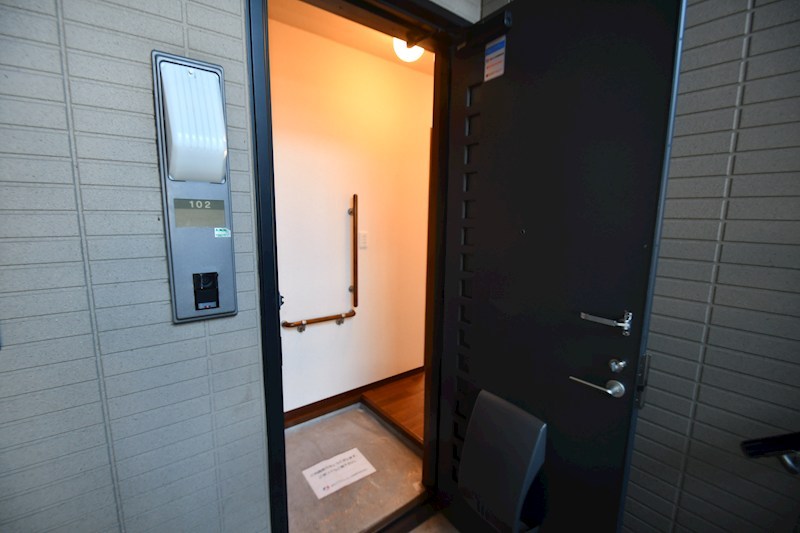 ミラコスタＣ 玄関