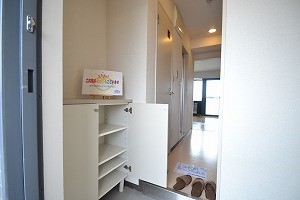イグレック立川 玄関