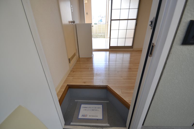 フレグランス錦町 玄関