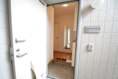 ウインズA 玄関