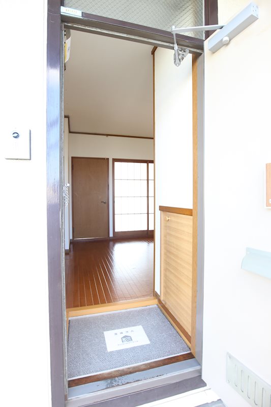 シティハイムひかりハイツ 玄関