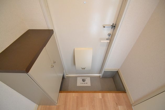 グランメールＳ 玄関