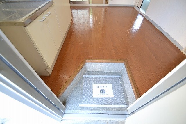 ヴィラ恋ヶ窪 玄関