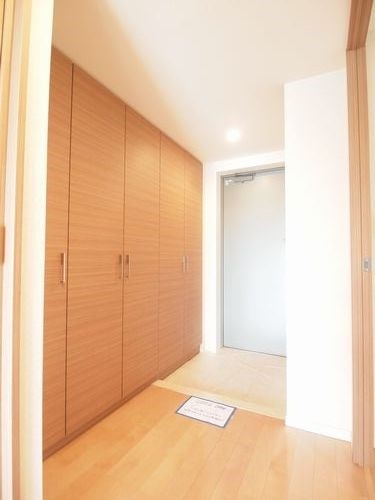 プライムメゾン武蔵野の杜 玄関