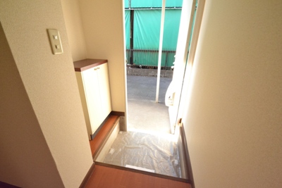 サンレイク中央 玄関