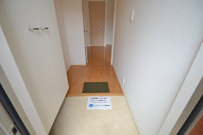 ノアコート国立 玄関