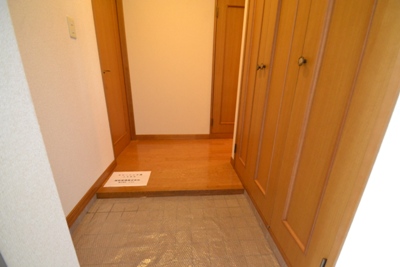 ヴィラ・ウィステリア 玄関