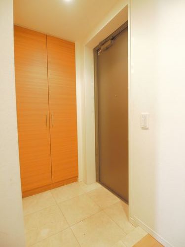 プライムメゾン武蔵野の杜 玄関