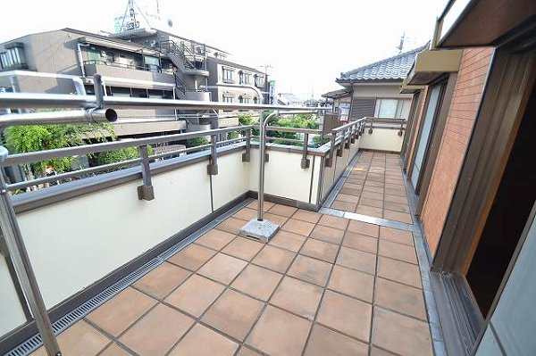 上尾山田邸貸家 ベランダ