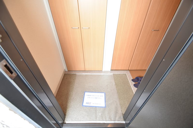 ヴィラ　マルーン 玄関