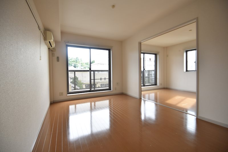 ヴィラ　マルーン リビング