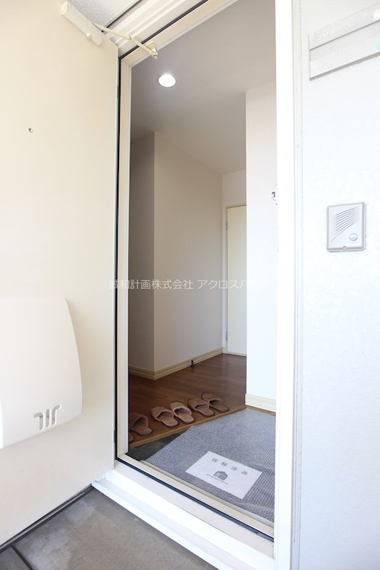 クレールめじろ台 玄関