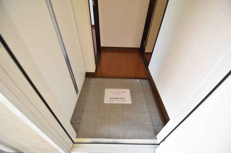 サンモール・エス 玄関