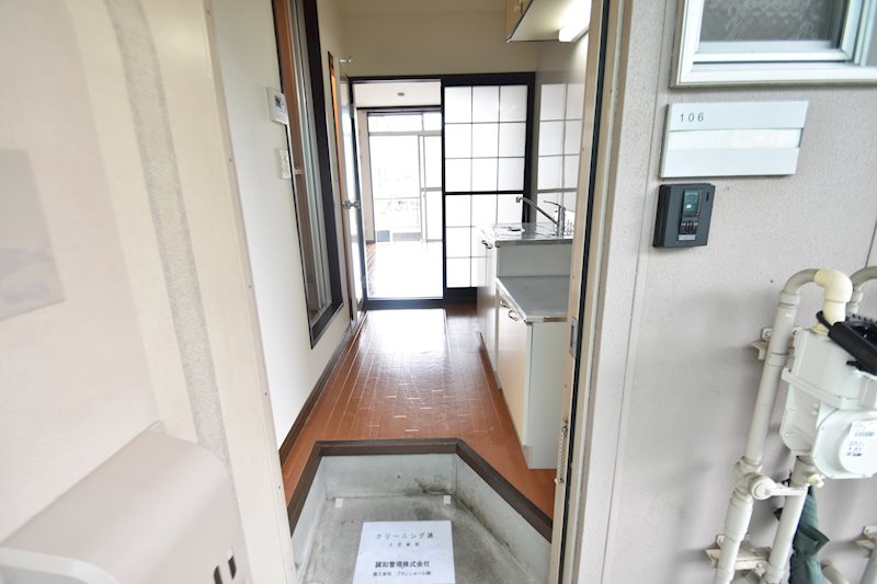 コーポラス１００ 玄関