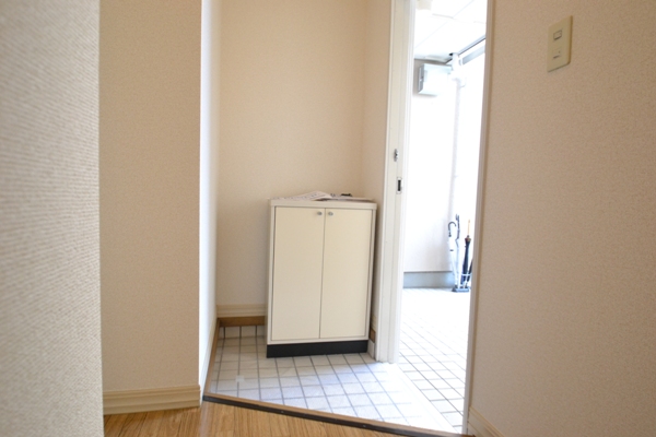 レジデンス椚田 玄関