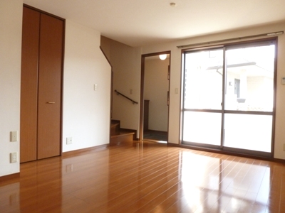 ラフィネ壱番館 リビング