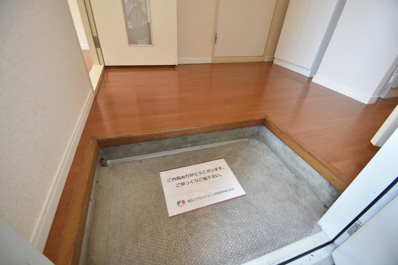 フレグランス平山Ｂ 玄関