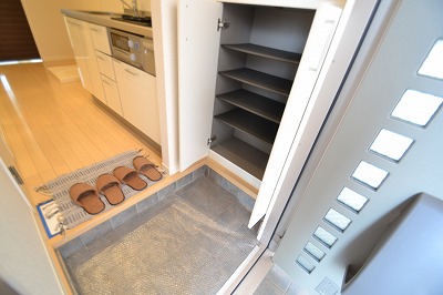 ラ・セントロ 玄関