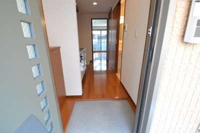 ラ・センティア 玄関