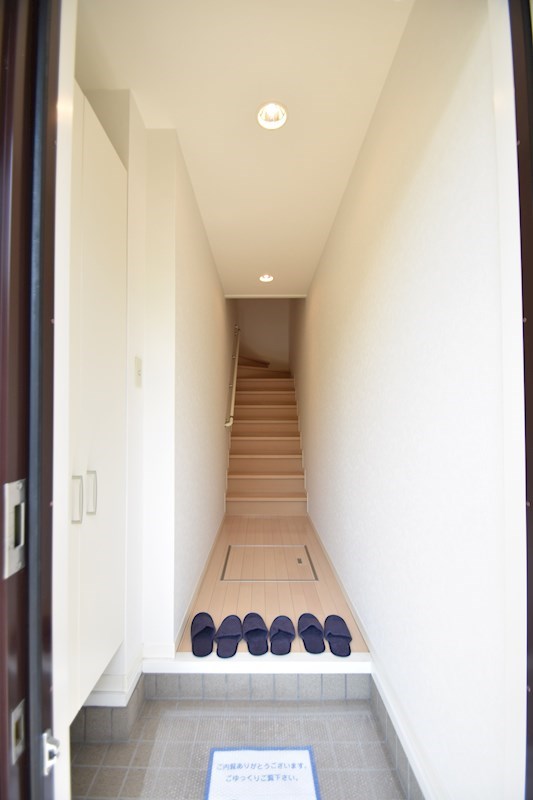 アザレアコート 玄関