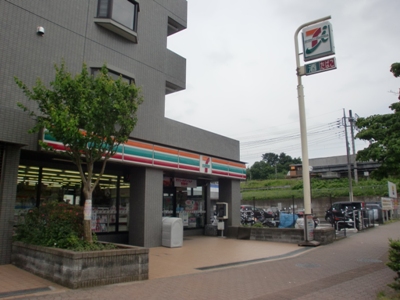 グランクール コンビニ