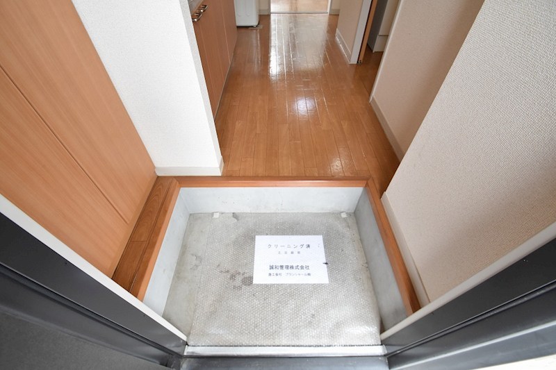 グランドール左入 玄関