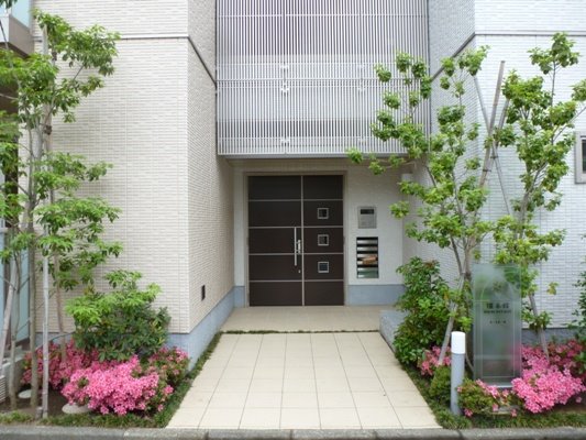 Ⅷ番館 玄関