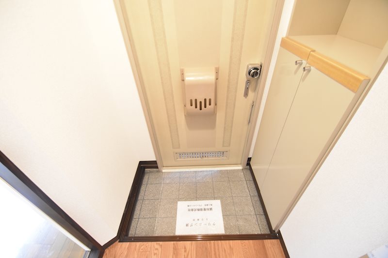 アネックスめじろ台B 玄関