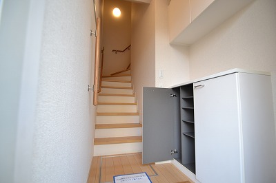 グレンツェ・アヴニールＡ 玄関