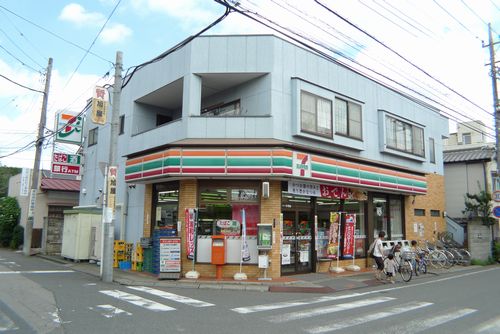 SHMエントピア蕨 コンビニ