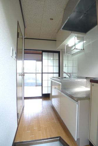 くろがねハイツ 玄関