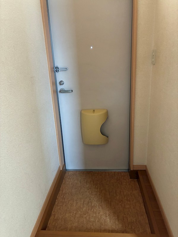フローレンスえいと 玄関