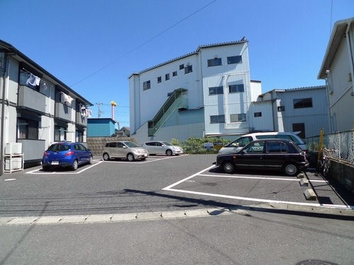 サンヒルズ 駐車場