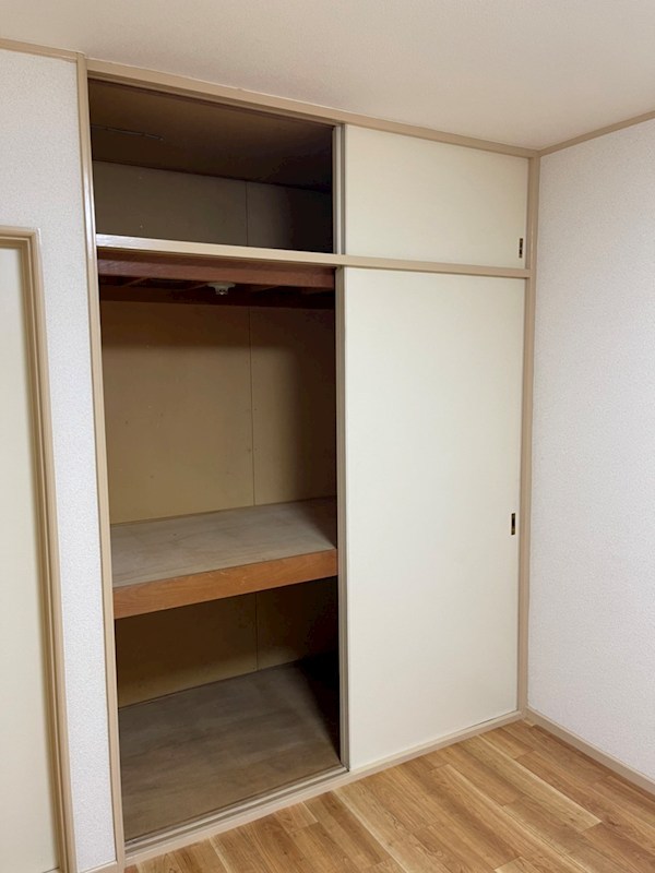 ビラ松木 収納
