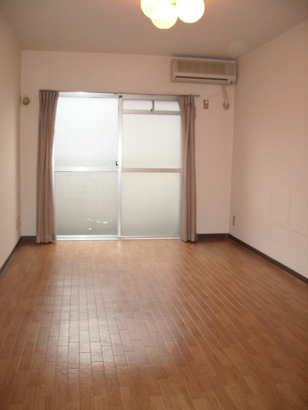 ユースフル笹塚第２ リビング