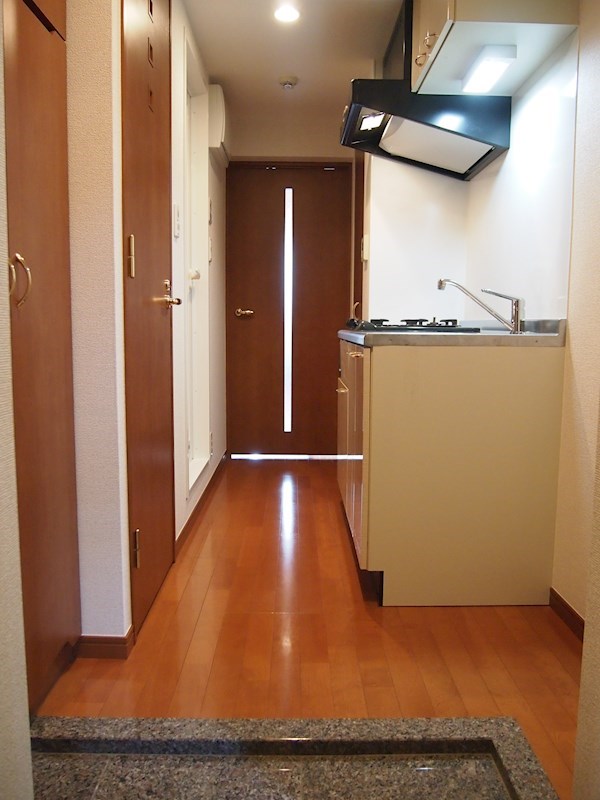 ルーブル早稲田六番館 玄関