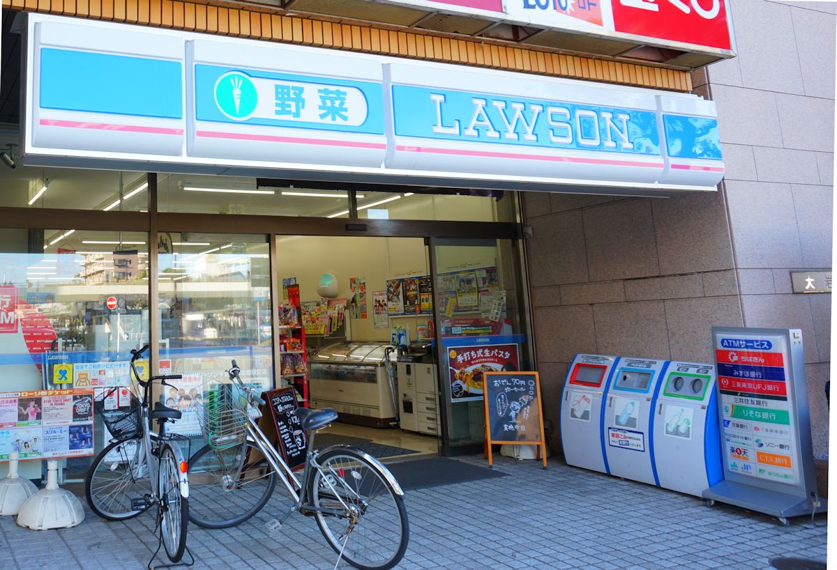 川田コーポ コンビニ