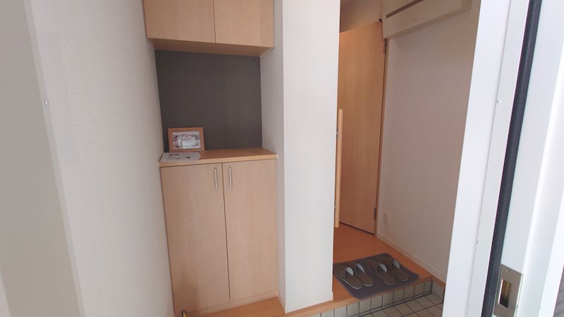 グランエスト・K　A 玄関