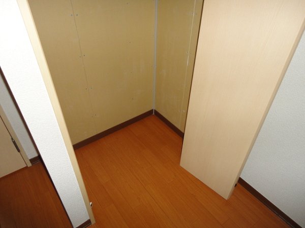 Ｔｈｉｎｅｈ　Ｆｌａｔｓ その他
