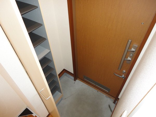 Ｔｈｉｎｅｈ　Ｆｌａｔｓ 玄関