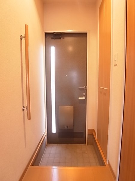 ジュネスIGUSA 玄関