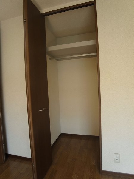 ラ　フォンターナ都立家政 収納