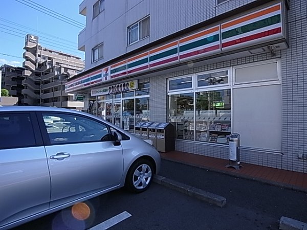 グランドゥール・M・T コンビニ