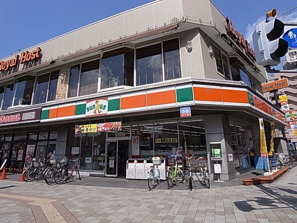 シャトーピエールⅡ コンビニ