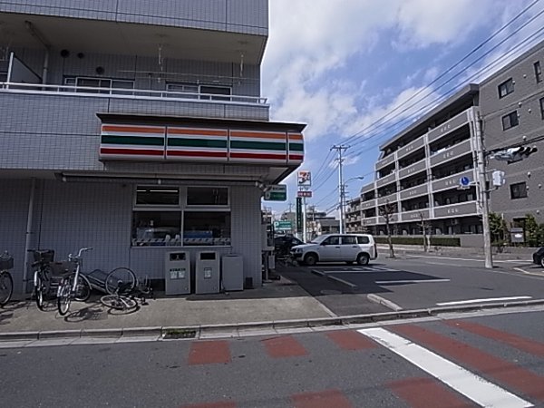 グランドゥール・S・TⅠ コンビニ